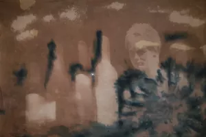 Portrait_Flaschen_Tyrannosaurus_nach-Teetonung_800