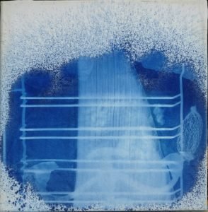 "Hohlscheibenwelt", Wolfgang Autenrieth, 2021, Cyanotypie auf Nessel, 40x40 cm